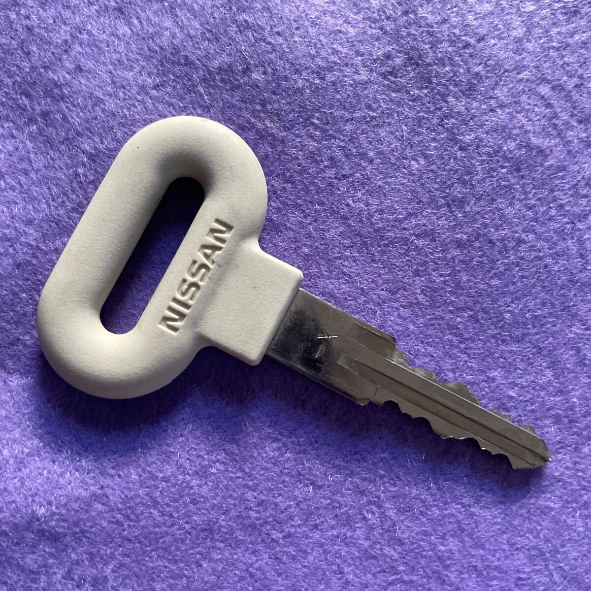  Nissan B1 original key unused 