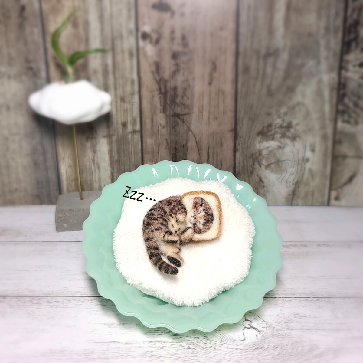 パンとおにぎり猫 一体のみ ①パン キジトラ猫＊POTEMOTHI＊羊毛フェルト ハンドメイド 猫 子猫 ドールハウス ミニチュア ブライス ペット_画像5