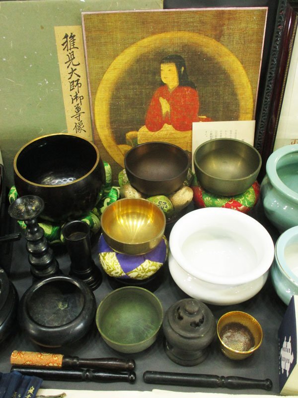 4685 Buddhist altar fittings together /. bell bell pcs bell futon incense stick . low sok ... censer paper ... serving tray .book@ beautiful aroma charcoal fan etc. copper vessel .. law . Buddhism fine art 