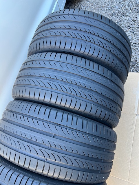 中古タイヤ４本セット　PIRELLI 235/45/17 2022年製(ほぼ新品のタイヤ 中古タイヤ４本セット　235/45/17 2022年製(ほぼ新品のタイヤ_画像2