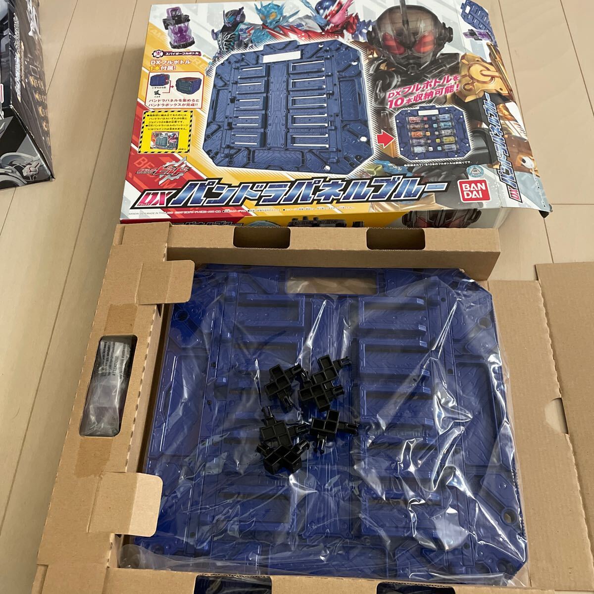 仮面ライダービルド DXラストパンドラパネルホワイト＆ラストパンドラパネルブラック＆ブラックロストフルボトルセット レッド ブルー 4点の画像9