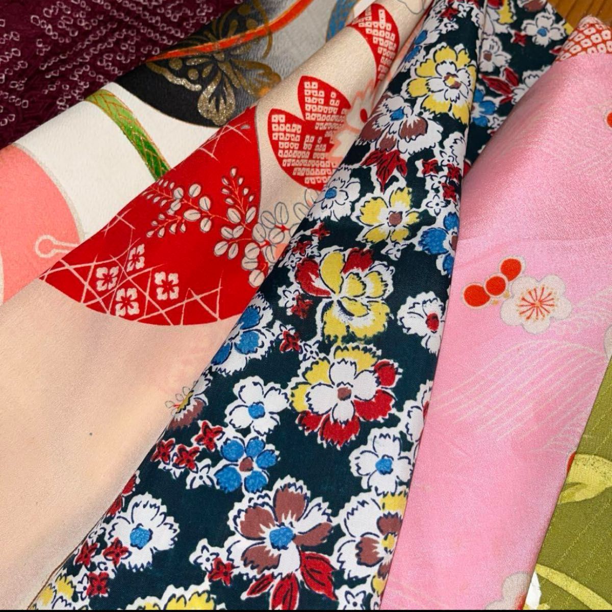 着物 生地 ハギレ 端切れ 古布 アンティーク 和布 古裂 裂 着物 生地 ハギレ 端切れ 古布 アンティーク 和布 古裂 裂