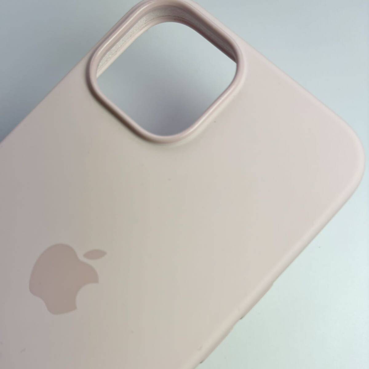 アップル純正 iPhone 14 シリコンケース チョークピンク MagSafe対応_画像3