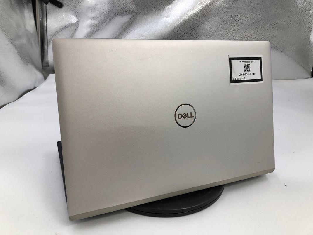 Dell Inc./ノート/第11世代Core i5/メモリ4GB/4GB/WEBカメラ有/OS無-240130000768423_天板　M