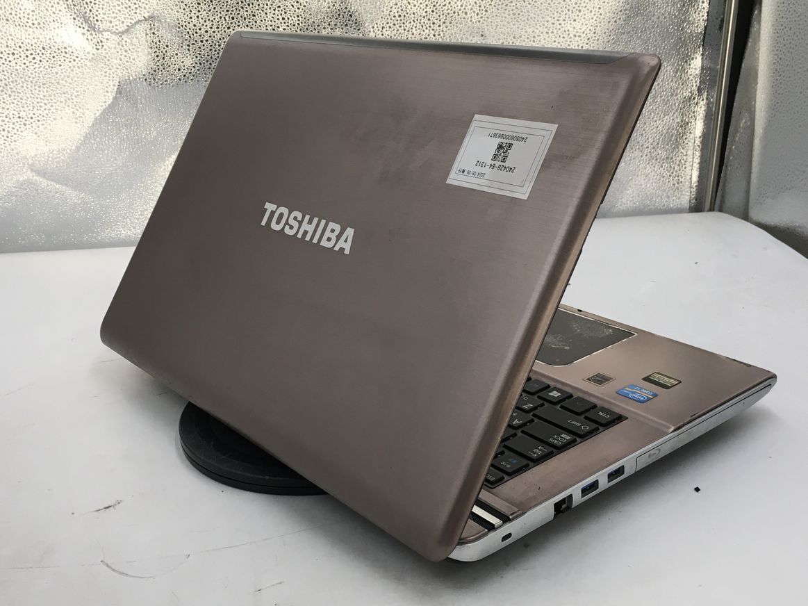 TOSHIBA/ノート/SSHD 1000GB/第3世代Core i7/メモリ8GB/WEBカメラ有/OS無/NVIDIA Corporation GF108M [GeForce GT 620M-240506000963871_天板　M