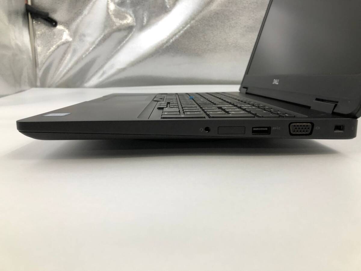 DELL/ノート/第8世代Core i5/メモリ8GB/WEBカメラ無/OS無/Intel Corporation UHD Graphics 620 32MB/ドライブ-240408000906971_側面（右）M