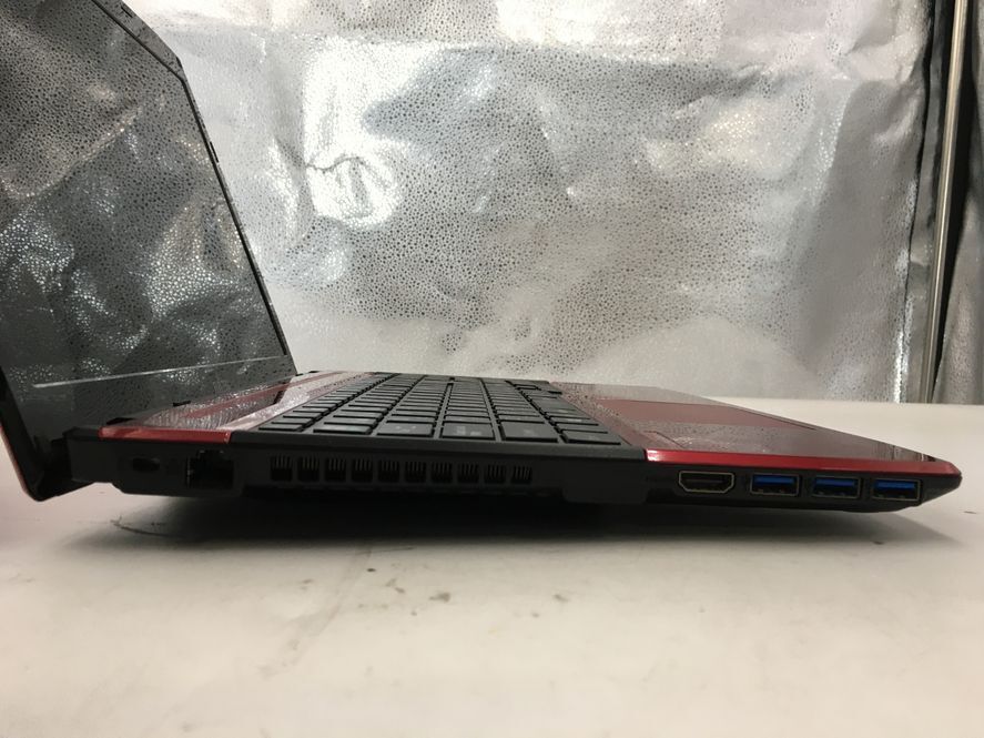 FUJITSU/ノート/HDD 1000GB/第4世代Core i3/メモリ4GB/WEBカメラ有/OS無-240425000945495_側面（左）M