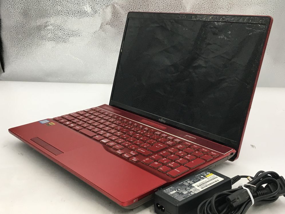 FUJITSU/ノート/第8世代Core i7/メモリ4GB/4GB/WEBカメラ有/OS無/Intel Corporation UHD Graphics 620 32MB/ドライブDVD-R-240413000919681_正面 M