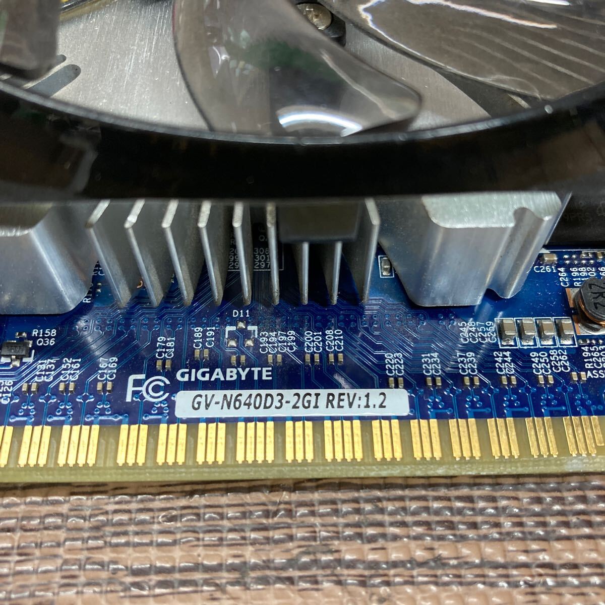 GK 激安 GB-325 グラフィックボード GIGABYTE GV-N640D3-2GI 2048MB DDR3 128bit 認識.画像出力のみ確認 中古品 同梱可能_画像6