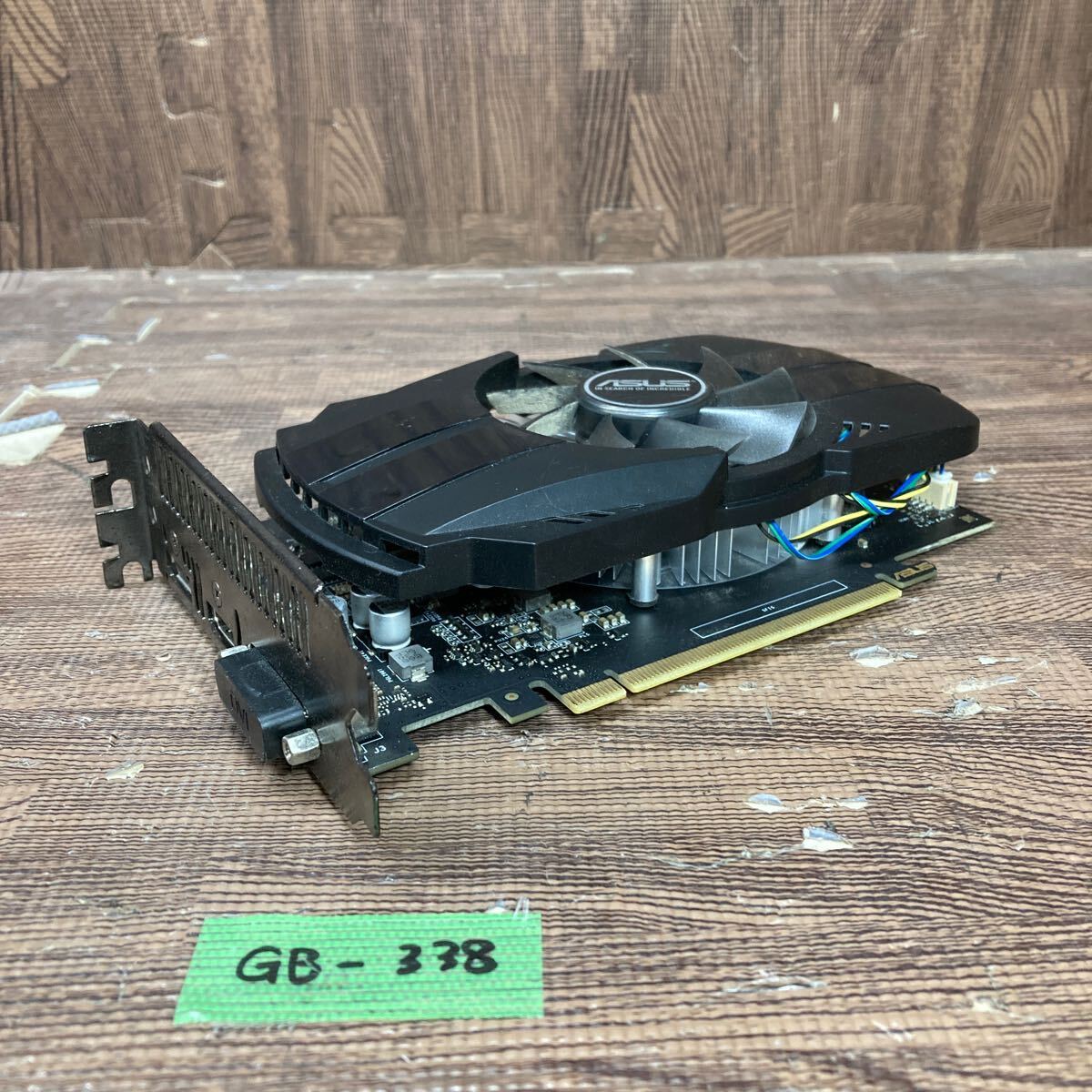 GK 激安 GB-338 グラフィックボード ASUS PH-GTX1050TI-4G NVIDIA GTX 1050 Ti GDDR5 4GB 128bit 認識.画像出力のみ確認 中古品 同梱可能_画像2