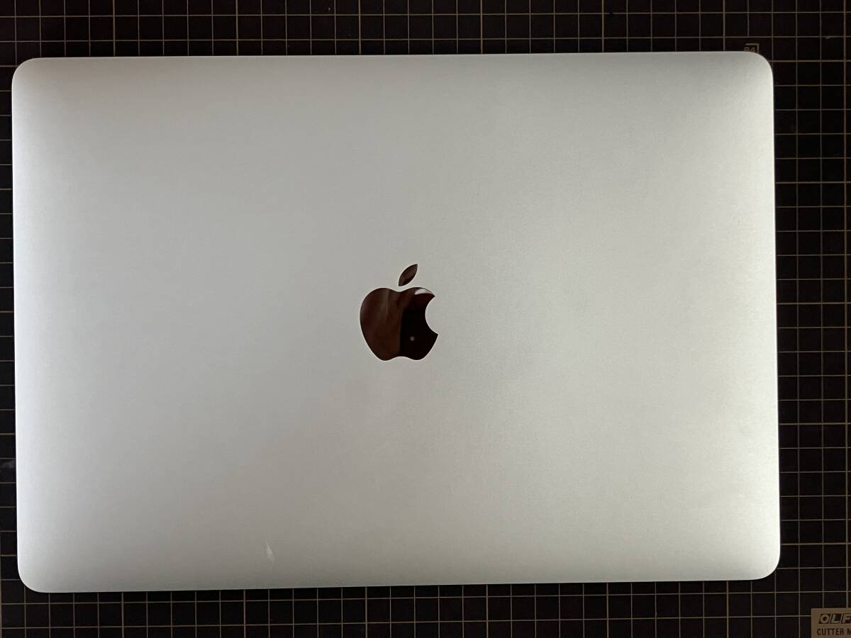 【充放電回数:8回】Apple MacBook Air M1チップ搭載 (13インチ、8GB RAM、512GB SSDストレージ) - シルバー 認定整備済製品 2024年1月購入_画像3