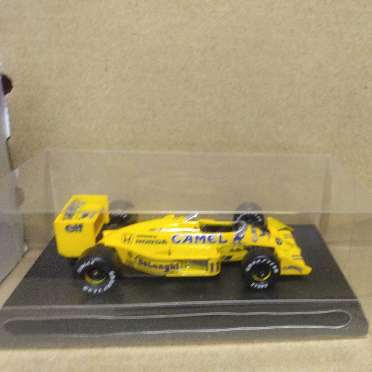 京商 1/64 Lotus formula ミニカーコレクション ロータス 99T イエロー 黄色 トミカサイズ 絶版 レーシングカー F1 ♯11 フォーミュラー_画像4