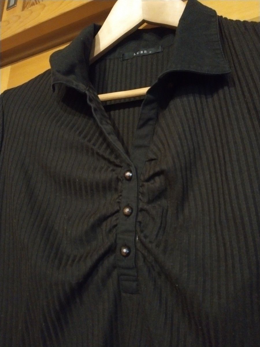 カットソー  半袖  黒 襟  トップス ブラック