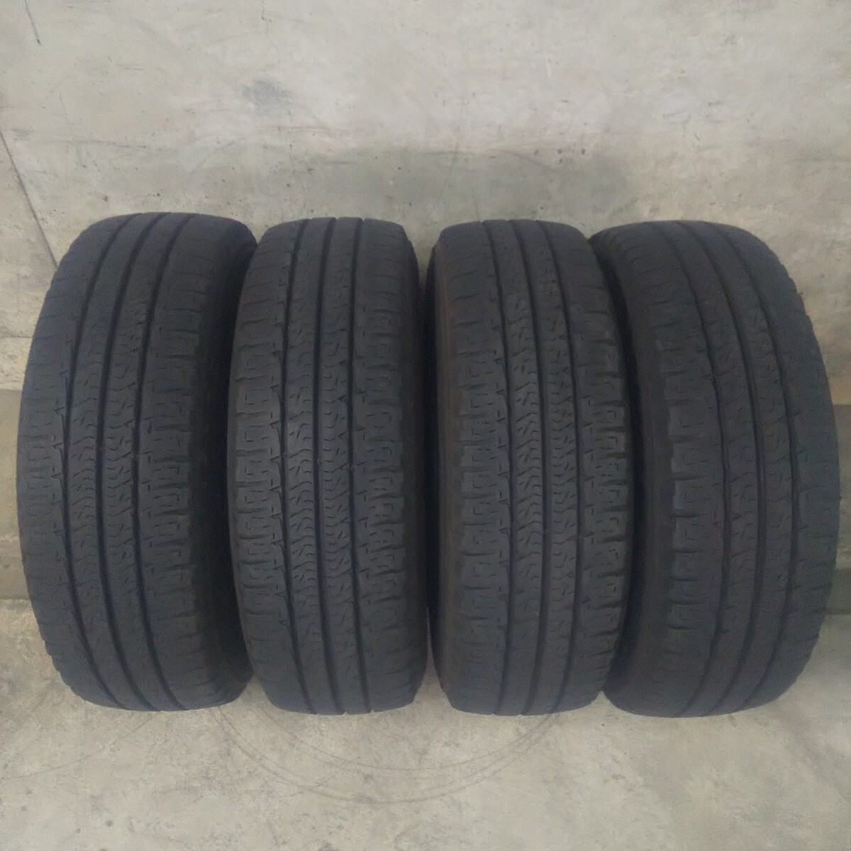 ミシュラン 215/70R15CP 109Q LT AGILIS CAMPING 4本 2019年 ハイエース キャラバン キャンピング 215/70/15 215-70-15 215/70R15 Y-2_画像2