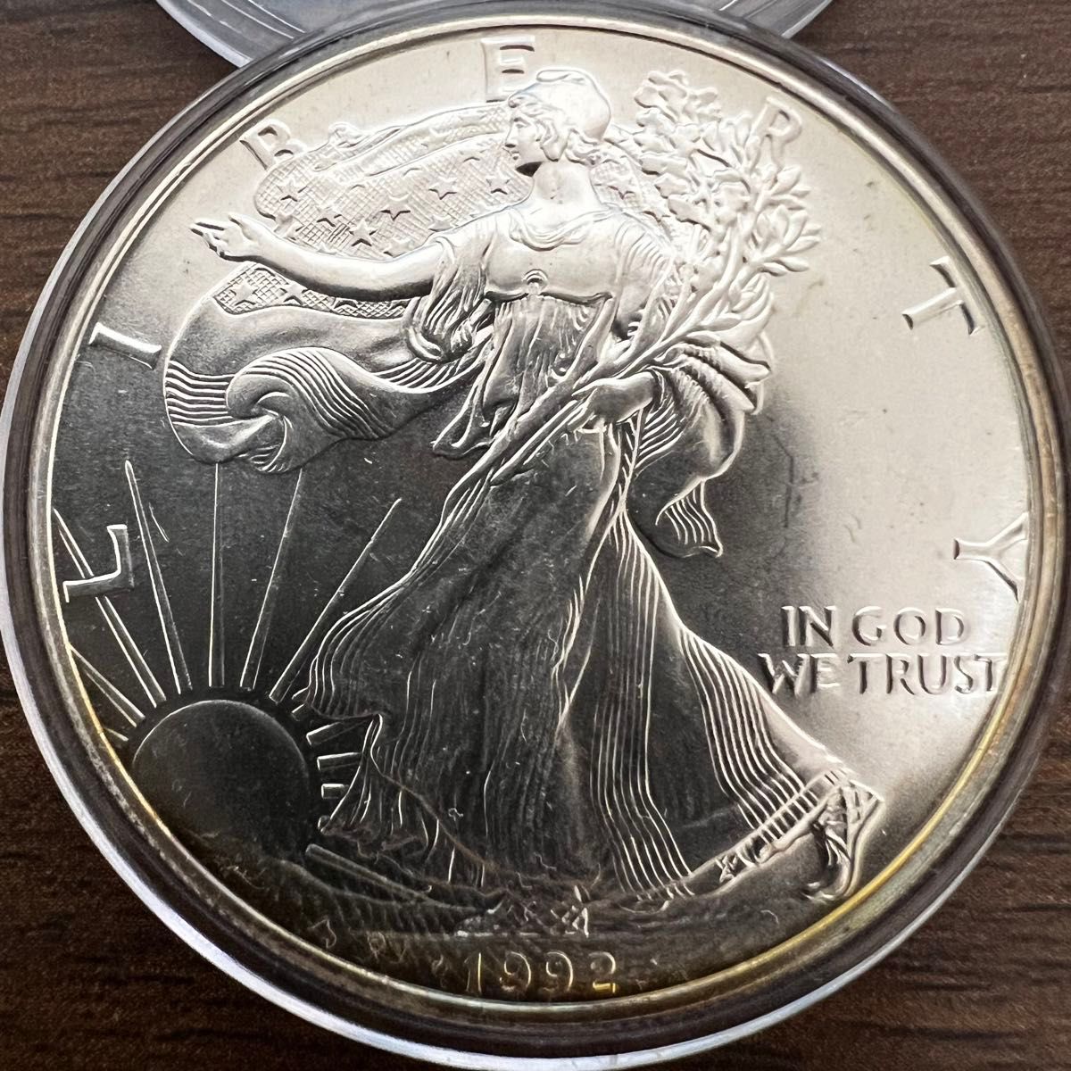 1992 アメリカ イーグル 大型銀貨 純銀 極美品 本物保証 1992 アメリカ イーグル 大型銀貨 純銀 極美品 本物保証 1992