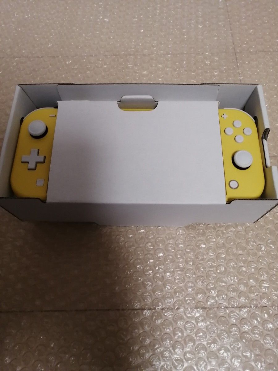 美品　Nintendo Switch Lite イエロー