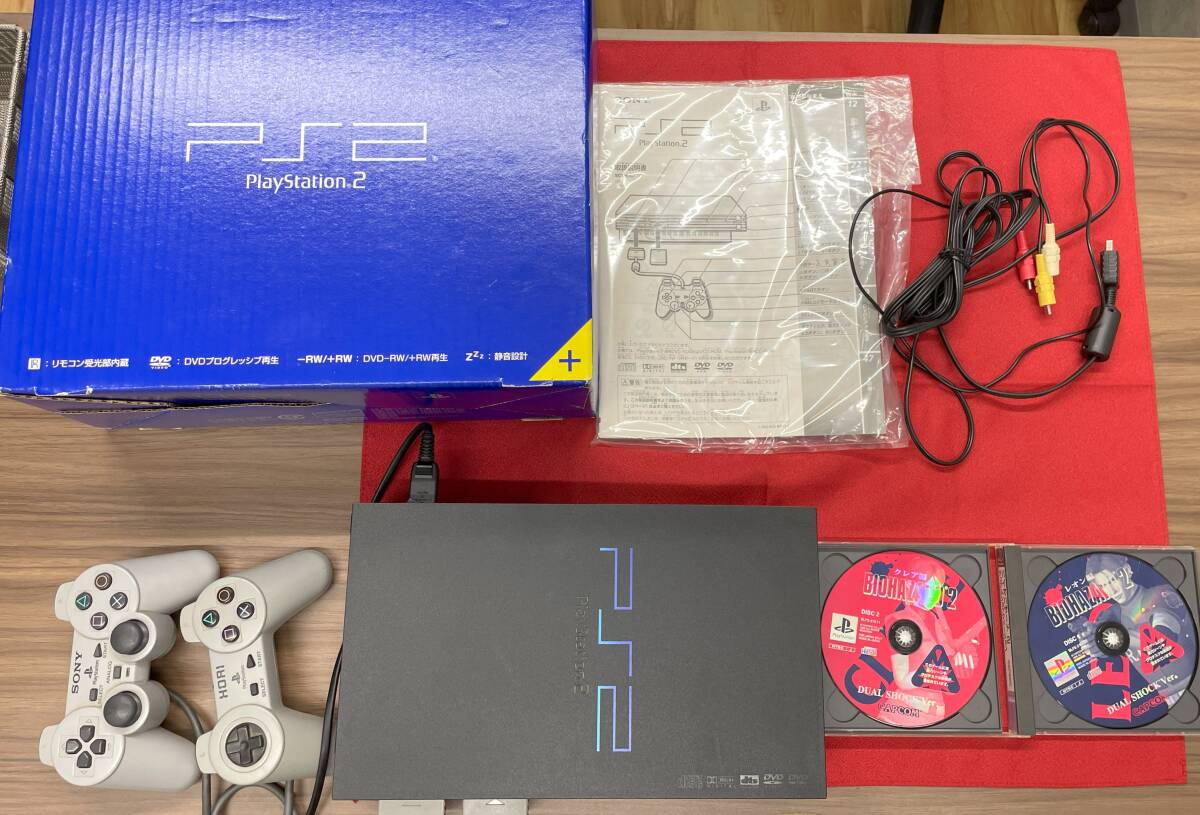 7258【中古品作動確認済み】 プレステ2本体 コントローラー2個 7258【中古品作動確認済み】 プレステ2本体 コントローラー2個