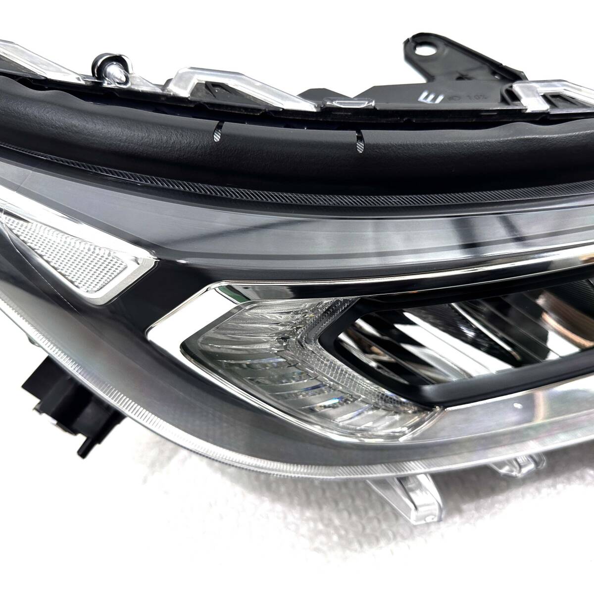 美品◆RAV4 ラブ4 破損無し AXAH52 MXAA52 ヘッドライト 右 STANLEY 42-90 E トヨタ 純正 LED パーツ_画像3