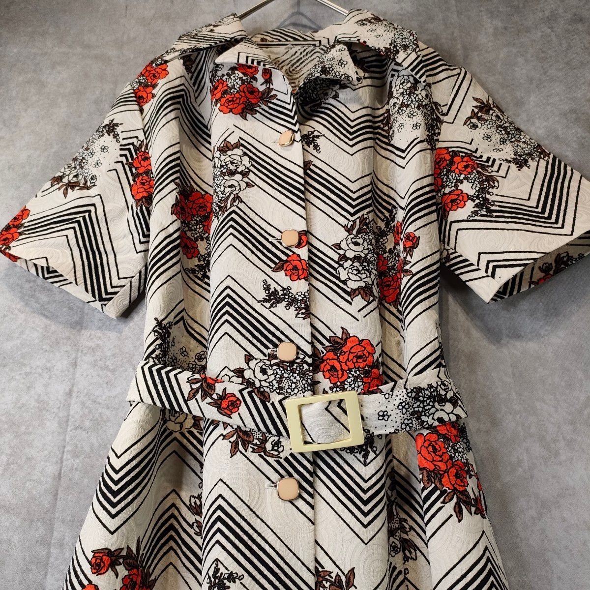 Vintage】70s レトロ 昭和 ワンピース 花柄 総柄 半袖 マルチ Vintage】70s レトロ 昭和 ワンピース 花柄 総柄 半袖 マルチ
