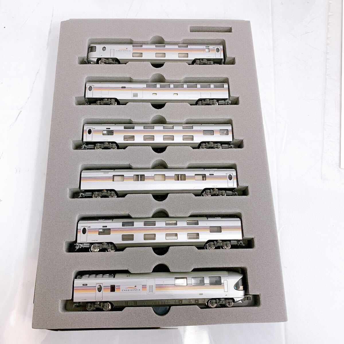 4SB079【美品】 KATO Nゲージ 10-399 E26系 カシオペア 基本セット 鉄道模型 6両セット 中古 現状品_画像6