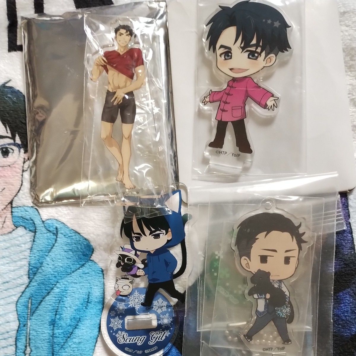 ユーリ ON ICE　YURI ON ICE　まとめ　 アクリルスタンド　 缶バッジ　 グッズセット　クリアファイル　パスケース