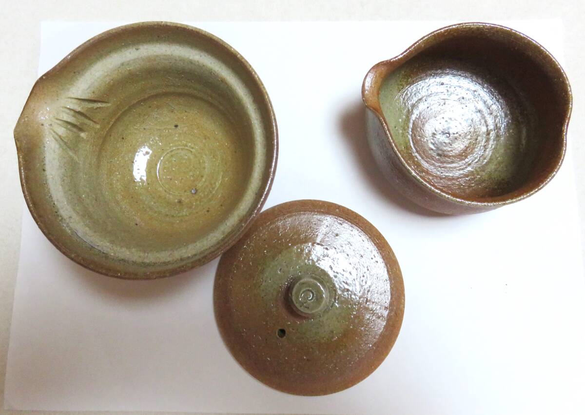 ★平成・未使用の品★【 　伊賀焼 香山窯 　 煎茶器セット　(急須 ・湯冷まし・ 湯呑 )　 】 箱付き_画像3