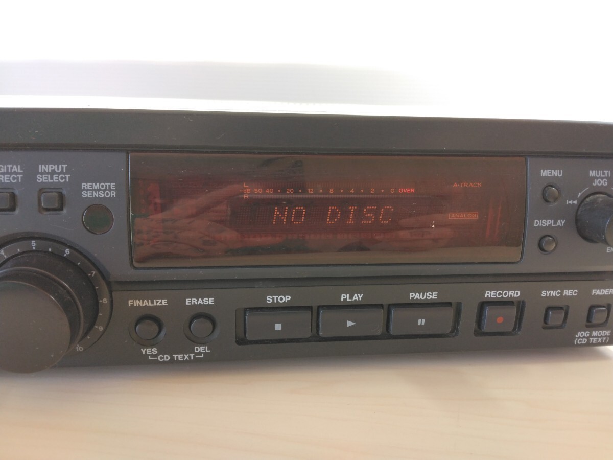 TASCAM TEAC CD-RW750 プロフェッショナル CDレコーダー 通電確認のみ タスカム　器材　機材　レコーディング　PA機器　P_画像2