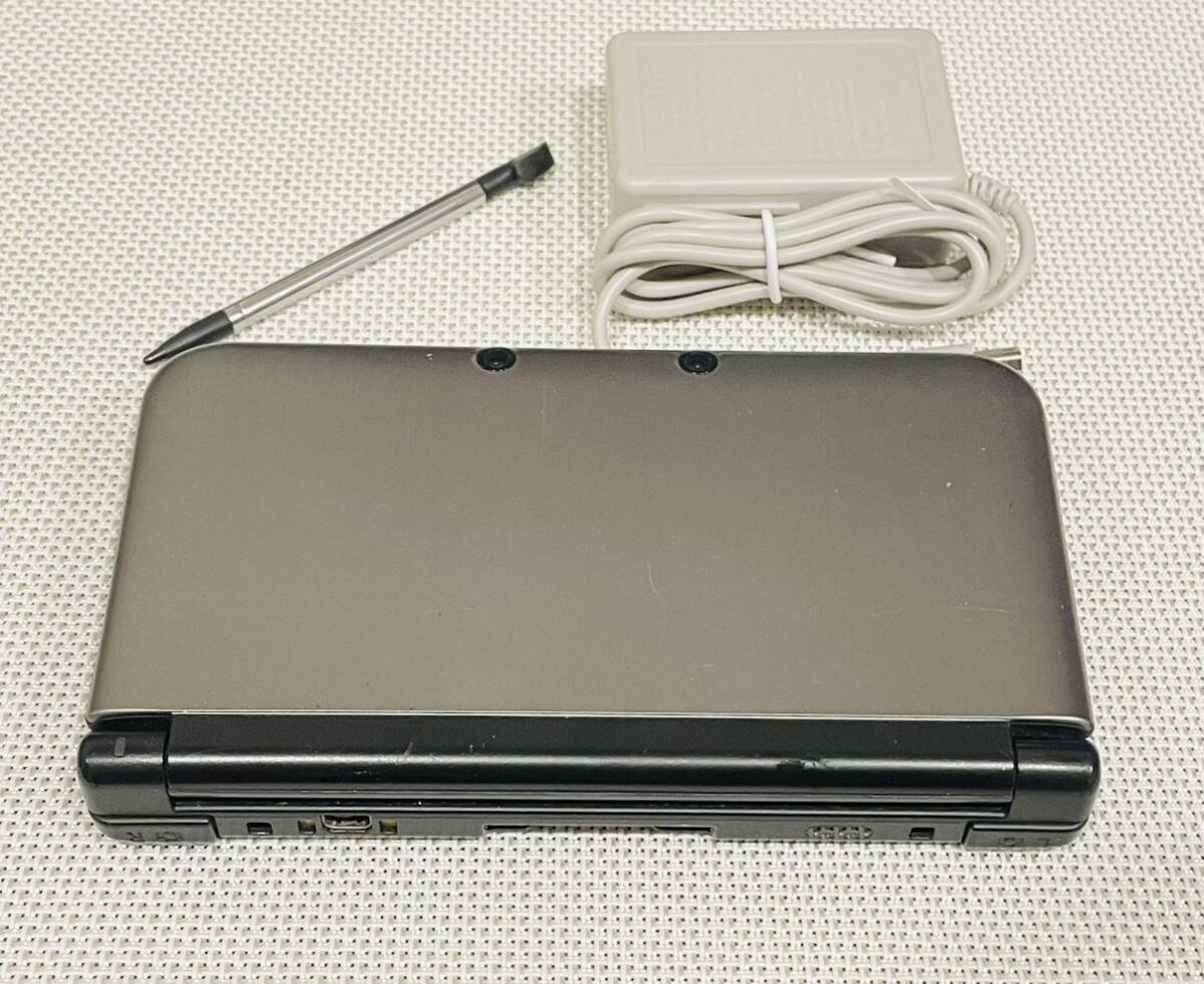 ニンテンドー3DSLL ブラックシルバー本体動作品　送料無料　付属品付き　Nintendo 任天堂 _画像3