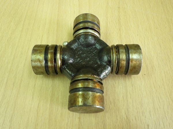 * free shipping * Vintage FORD* Ford universal joint B5A-7042-A FoMoCo UNIVARSAL JOINT KIT*3