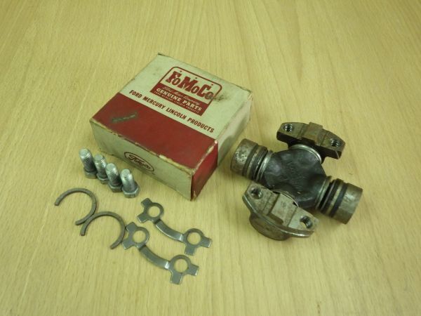 * free shipping * Vintage FORD* Ford universal joint B5A-7039-A FoMoCo UNIVARSAL JOINT KIT*1