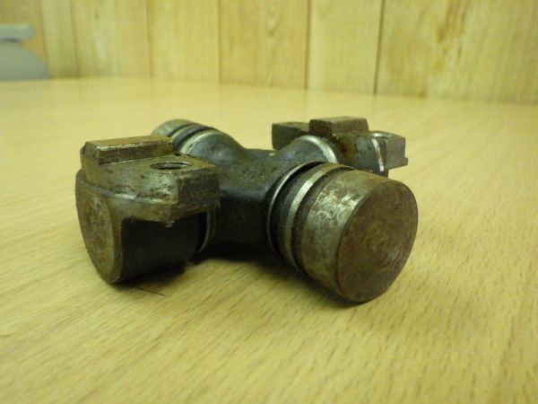 * free shipping * Vintage FORD* Ford universal joint B5A-7039-A FoMoCo UNIVARSAL JOINT KIT*1