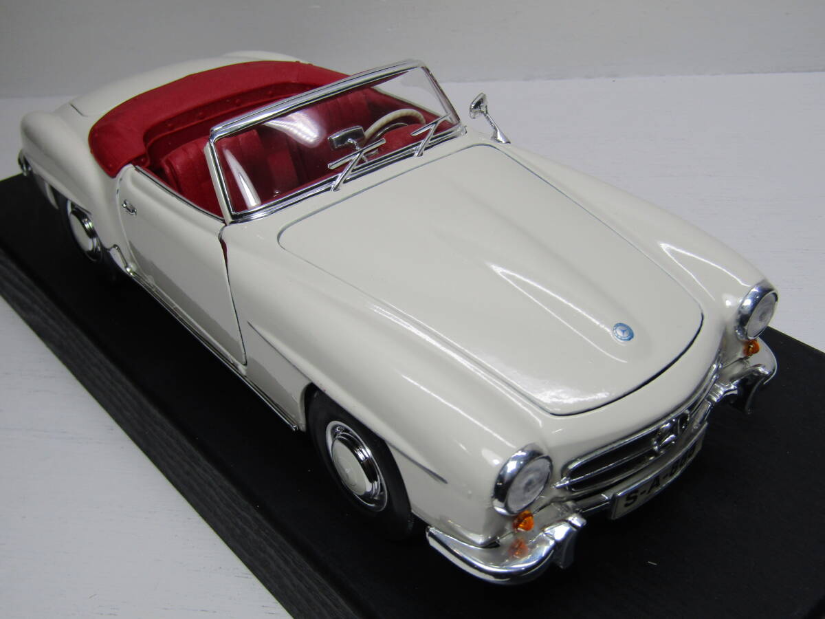 Mercedes Benz 1/18 メルセデスベンツ 290SL 白 オープントップ 丸目 1970 ビンテージ Daimler-Benzドイツ 独車 未展示品 190 300 500 SLRの画像4