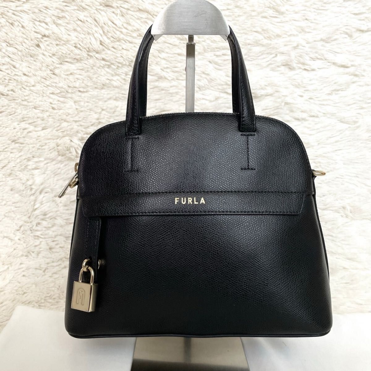 美品 FURLA フルラ 新型 パイパー 2WAY ショルダーバッグ 美品 FURLA フルラ 新型 パイパー 2WAY ショルダーバッグ