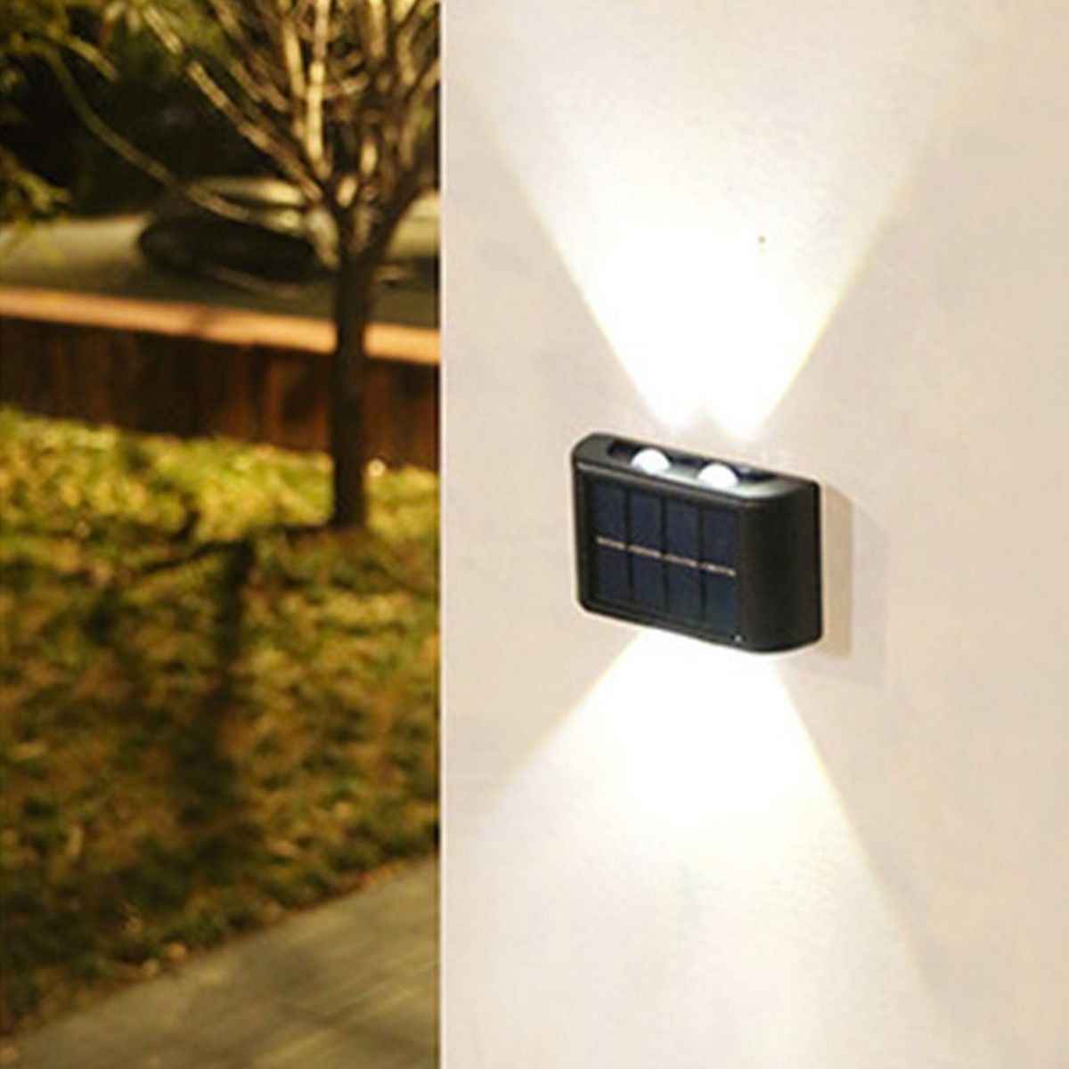 LEDソーラーライト 白色４灯 太陽光発電 ソーラーパネル 夜間自動点灯 上下発光 屋外 壁 防塵 防水 玄関 庭 送料無料