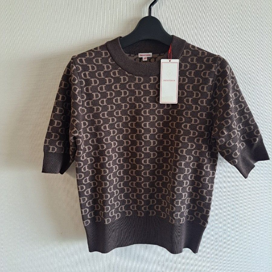 新品 タグ付 ドレステリア モノグラムスリーブニット 38 新品 タグ付 ドレステリア モノグラムスリーブニット 38