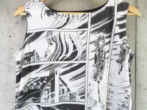 【送料300円可】1150s23◆良品です◆Design Tshirts【楳図かずお】漫画 ノースリーブワンピース フリーサイズ/シャツ/ブラウス/ジャケット_画像2