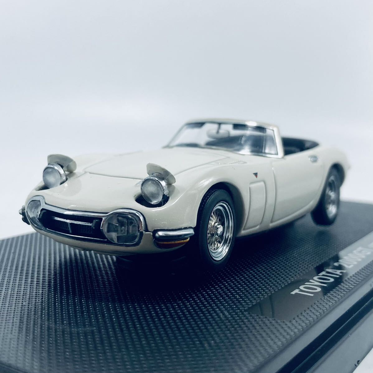 外箱無し EBRRO 1/43 TOYOTA 2000GT OPEN TYPE トヨタ2000GT オープンタイプ リトラクタブルライト開閉の画像1