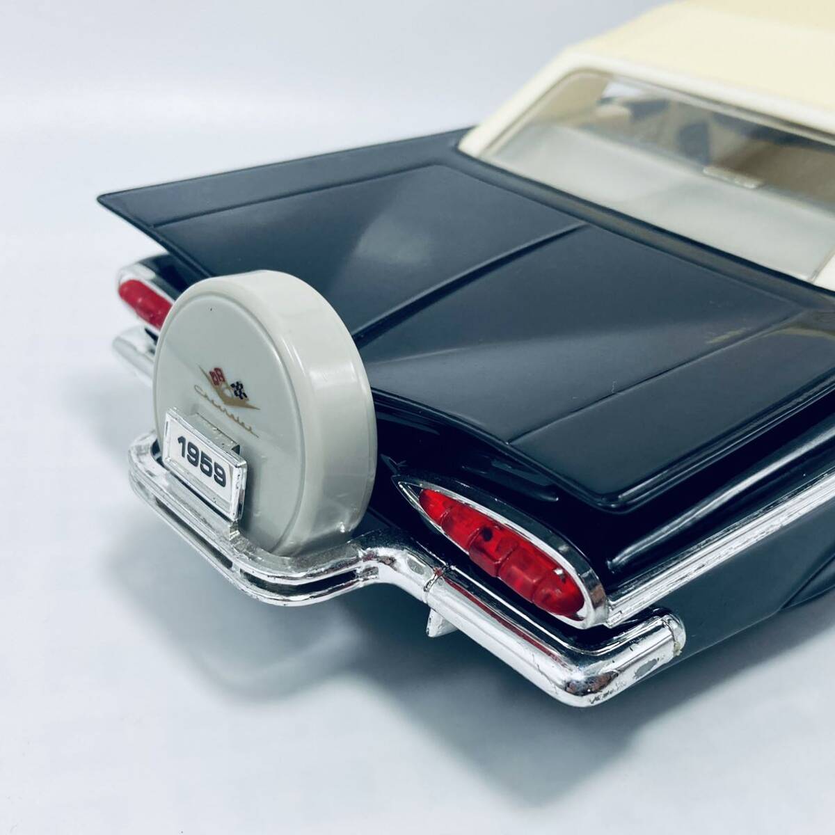  out of print goods YATMING 1/18 CHEVROLET IMPALA 1959 Chevrolet Impala outer spare tire housing specification BLACK