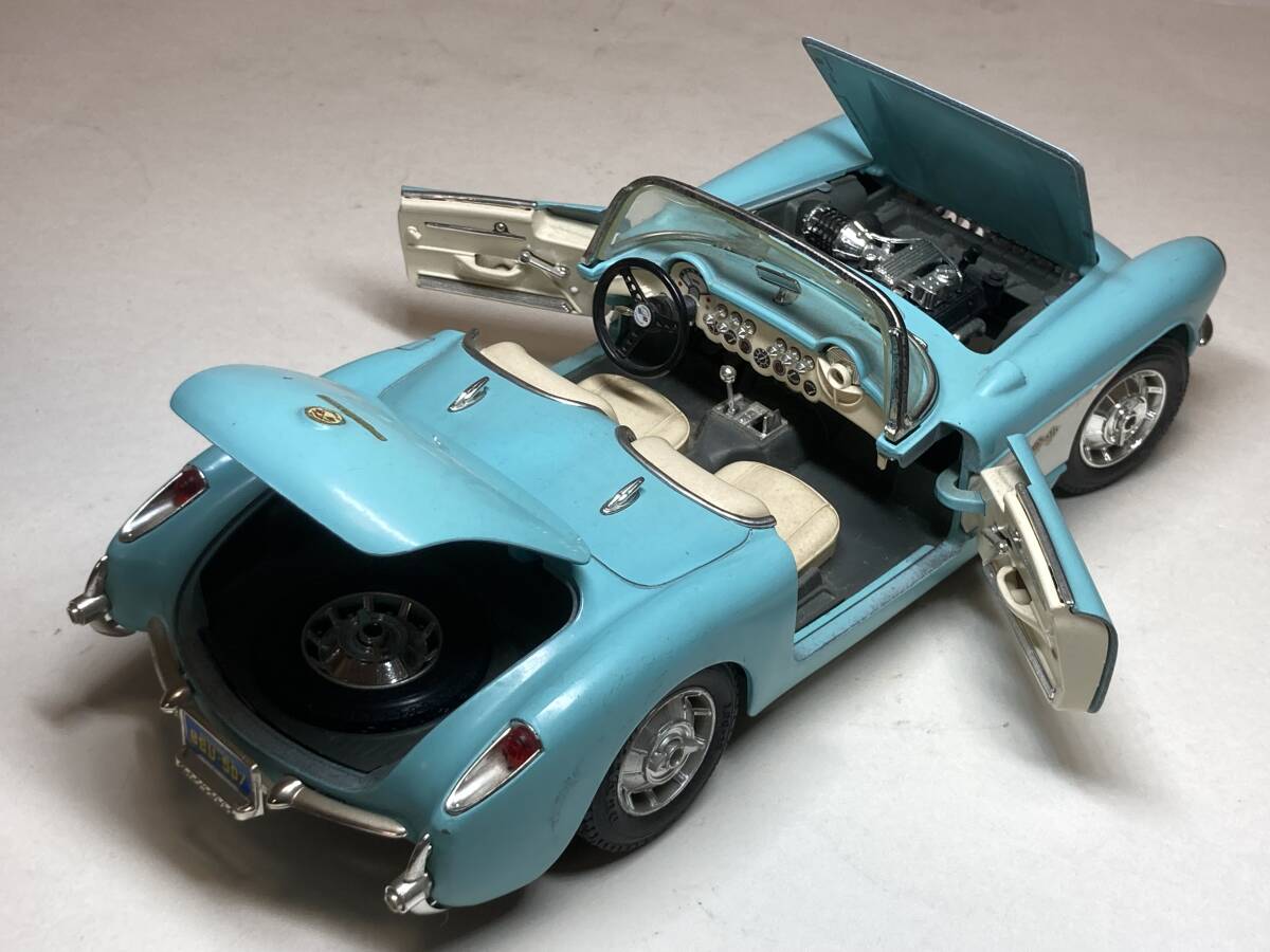 ★1957 CHEVROLET CORVETTE★シボレーコルベット1957★BURAGO製（ブラーゴ）★1／18★_画像6