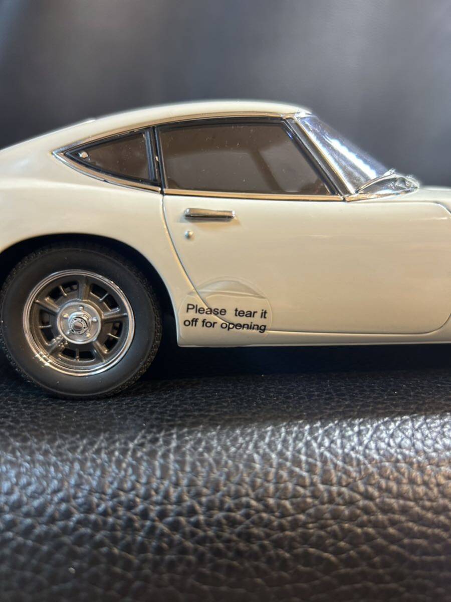 A59ジャンク1円スタート TOYOTA 2000GT 1/18スケール AUTOartオートアートトヨタミニカー _画像3