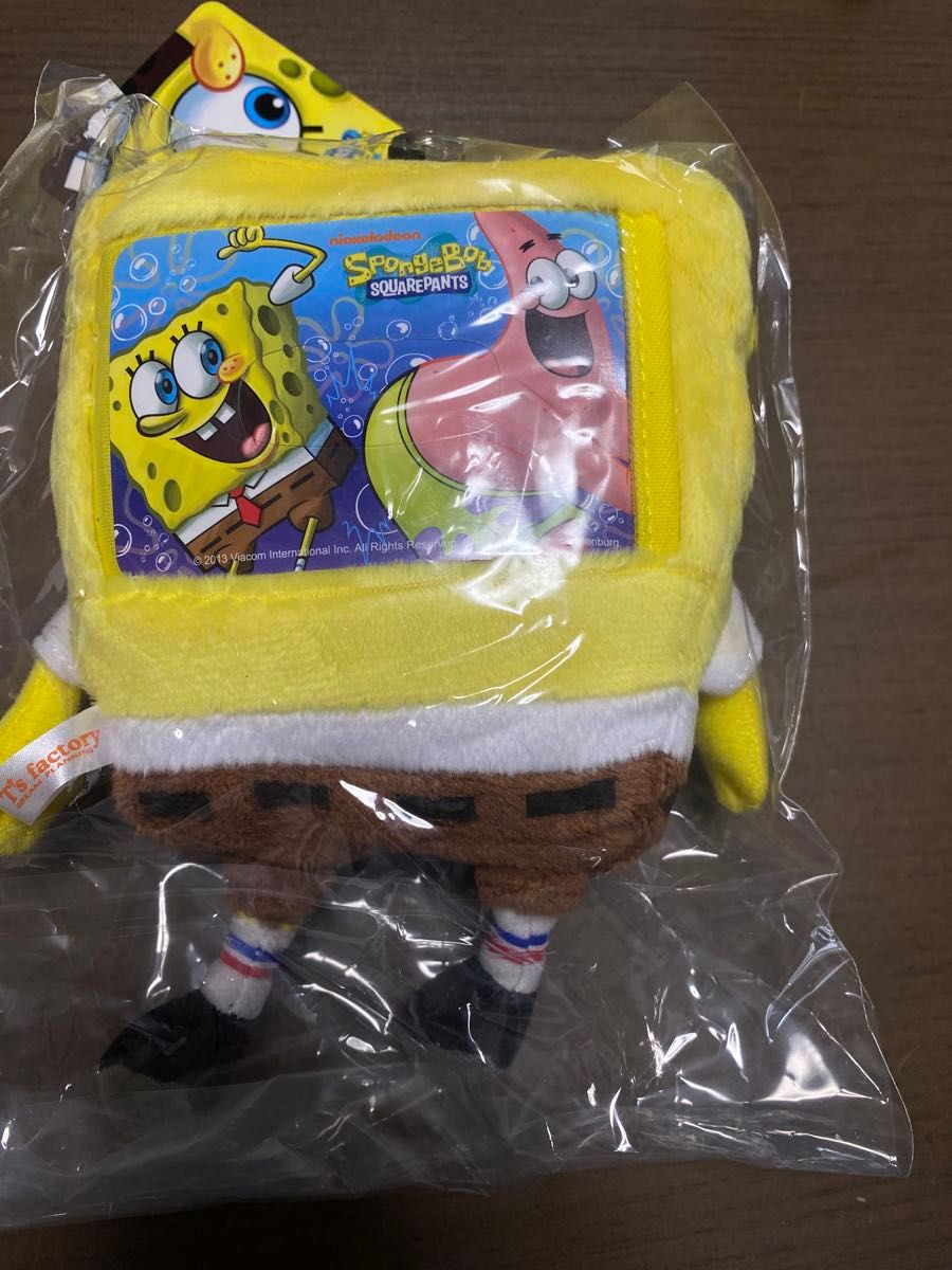 新品　スポンジボブ　リール付き　パスケース　習い事　通学　ICカード　アニメ　ぬいぐるみ　マスコット