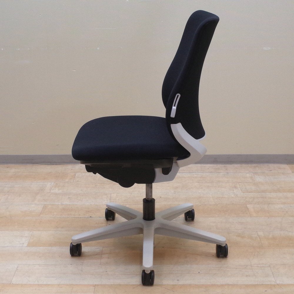 コクヨ ミトラ CRF-GW2700-W 肘無しオフィスチェア ブラック 事務椅子 2020年製 ワークチェア ハイバック 布張り KK13344 中古オフィス家具_画像3