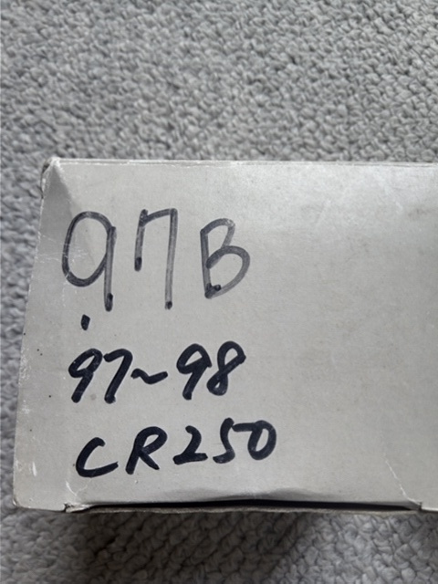 ホンダ　CR 250 97～98 B ピストン　在庫品　新品　未使用品_画像3