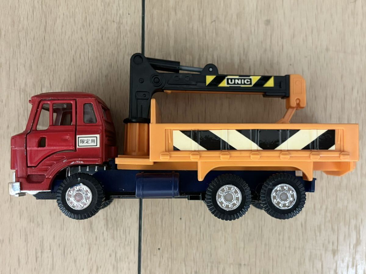  minicar details unknown made in Japan Nissan Diesel rezona crane attaching truck Diapet manner 1/55 scale? a little beautiful goods 