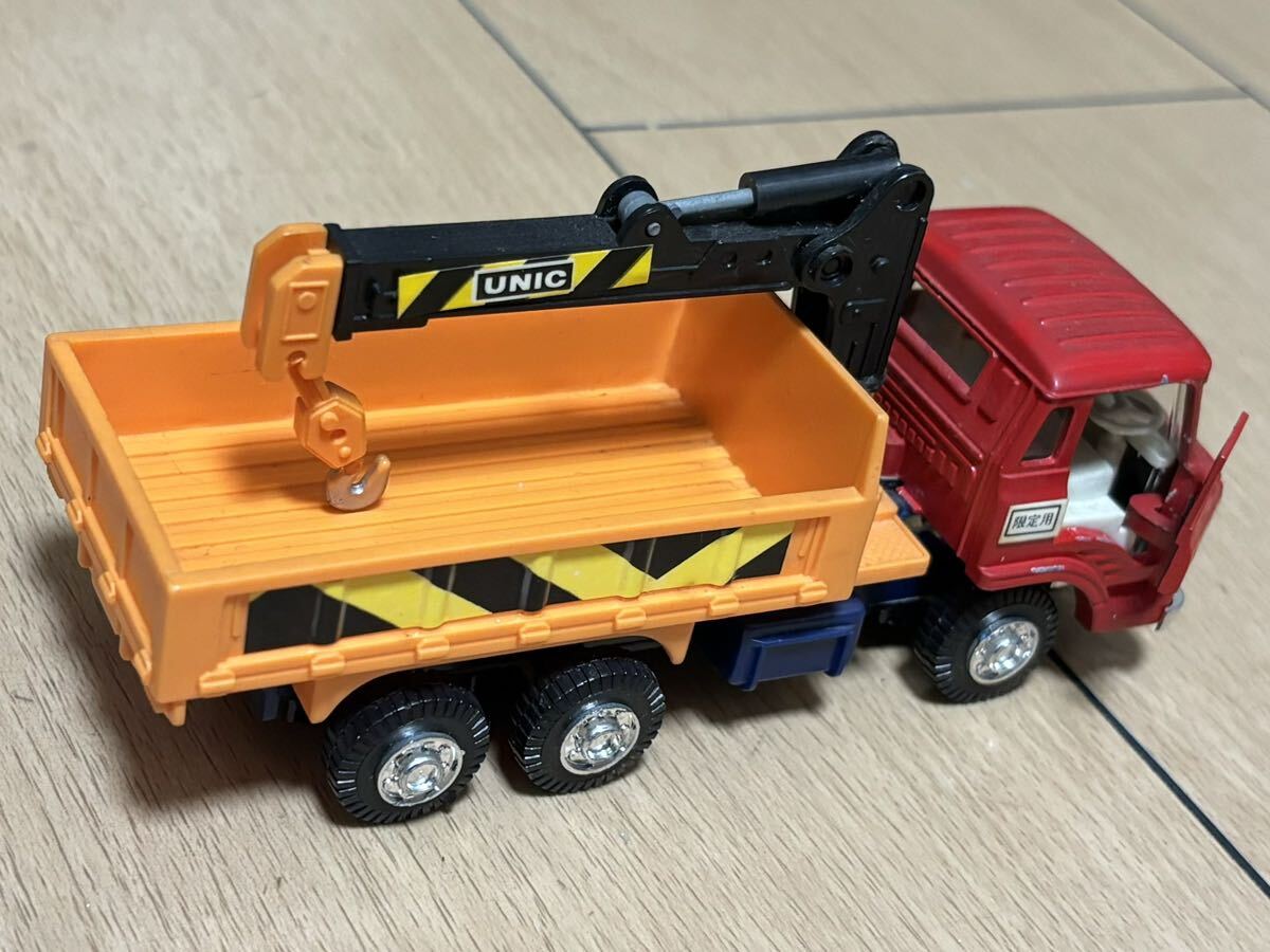  minicar details unknown made in Japan Nissan Diesel rezona crane attaching truck Diapet manner 1/55 scale? a little beautiful goods 