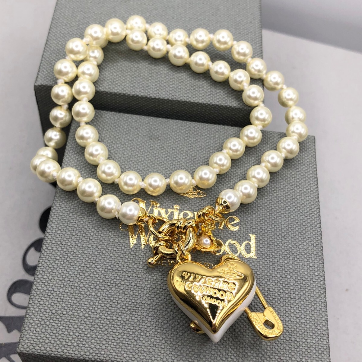 Vivienne Westwood ヴィヴィアン ウエストウッド 安全ピン Vivienne Westwood ヴィヴィアン ウエストウッド 安全ピン