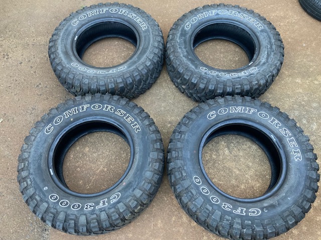 M/T マッドタイヤ　235/75R15LT 104/101Q COMFORSER CF3000 2019年製　4本セット 引取歓迎　SG-050146 ジムニーシエラ等_画像1