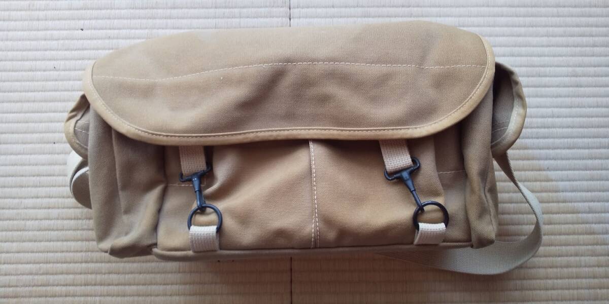 ☆実用品☆ ドンケ カメラバック F-2　DOMKE CAMERA Bag F-2 超大人気のアメリカ製　多機能カメラバッグ　おススメの1品 お見逃しなく_画像2