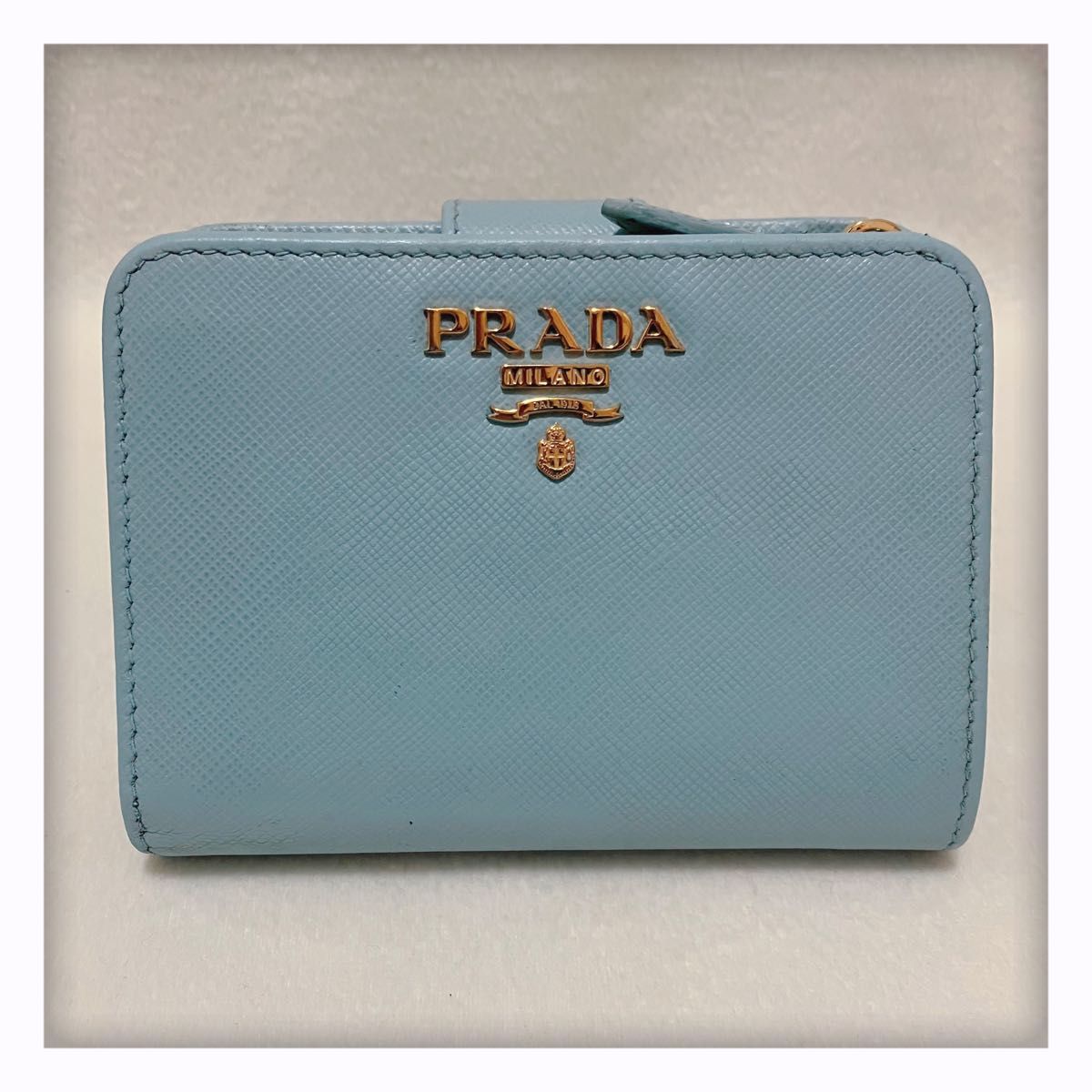 【さかいさんち専用】★美品 人気レアカラー★ PRADA プラダ サフィアーノ 折り財布 ライトブルー