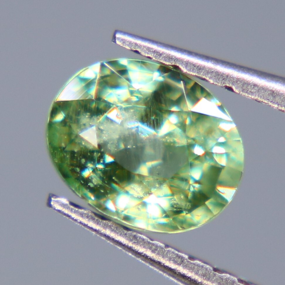 天然ミントガーネット 0.52ct【P162】_画像1